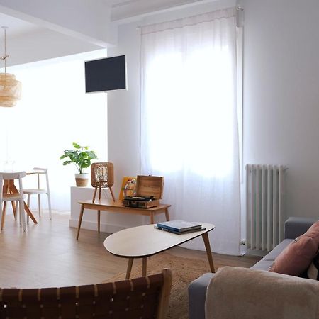 Bright And Modern Apartment In Bilbao City Center Екстериор снимка