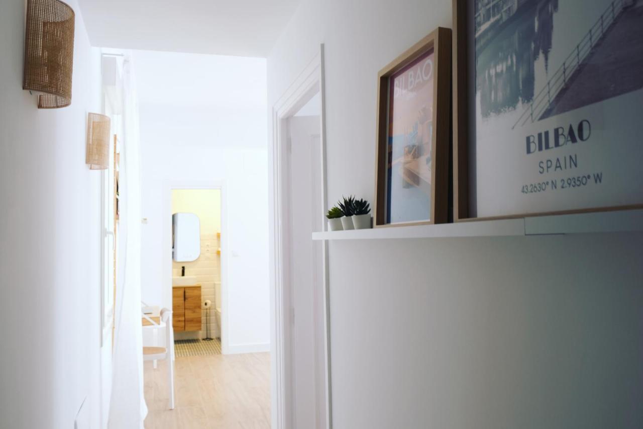 Bright And Modern Apartment In Bilbao City Center Екстериор снимка