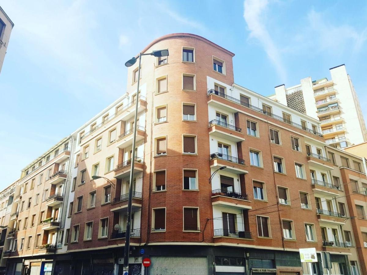 Bright And Modern Apartment In Bilbao City Center Екстериор снимка